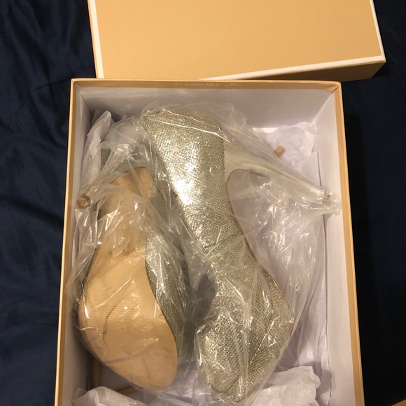 Michael Kors silver glitter platform - Picture 3 of 4